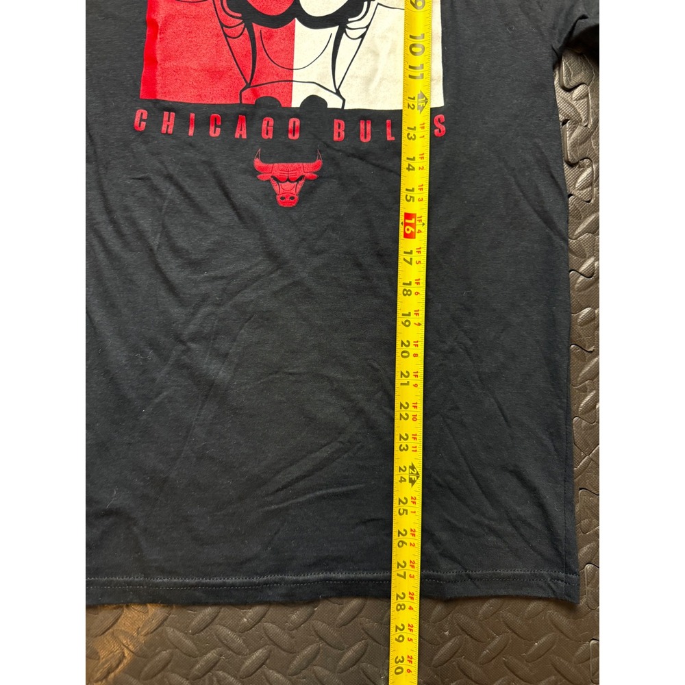 NBA Chicago Bulls Long Sleeve Graphic T-Shirt Black Red White Mens Small - Picture 7 of 8